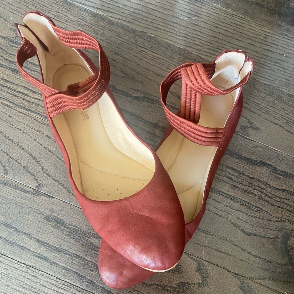 Clarks Ballet Flat with Criss Cross Ankle Straps